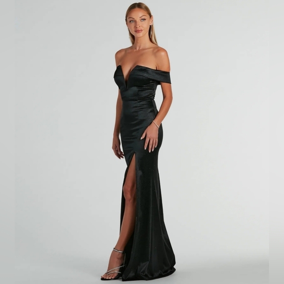 Windsor Callie Off-The-Shoulder Mermaid Glitter Satin Formal Dress - Picture 5 of 14